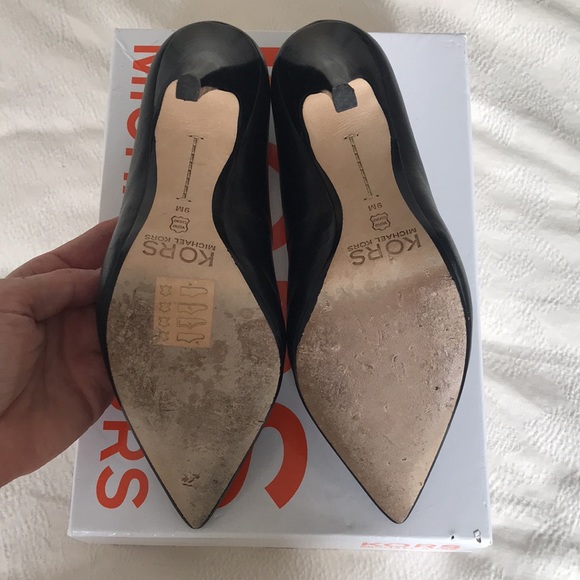 Kors by Michael Kors Aberly Pump - Picture 5 of 17